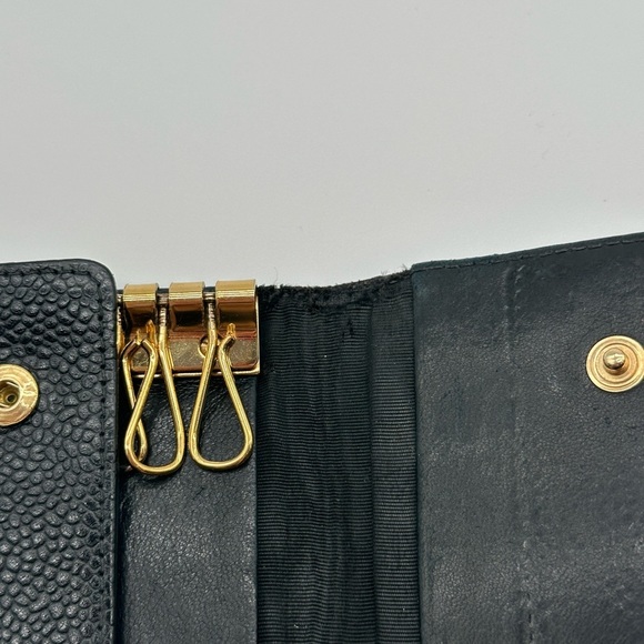 Vintage black leather Chanel key holder/wallet - Picture 9 of 10
